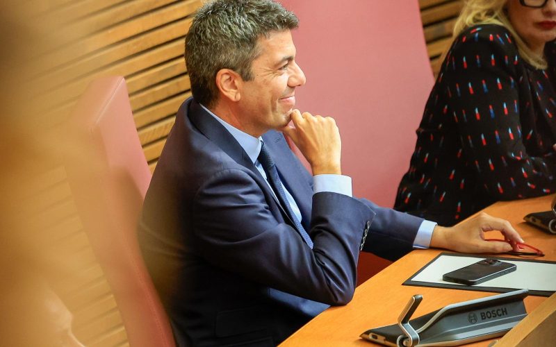 Llorca Asume Presidencia de la Generalitat y Pide Perdón por la DANA
