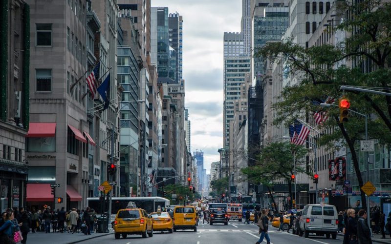 Disparidades de Valoración en Nueva York: Mercados Privados y Públicos